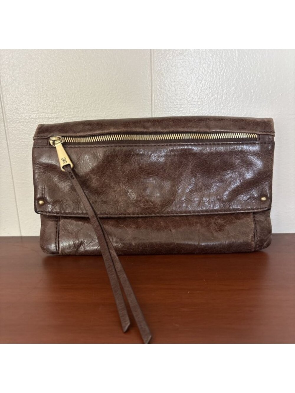HOBO women's clutch wallet Brown Leather Distressed Phone pocket